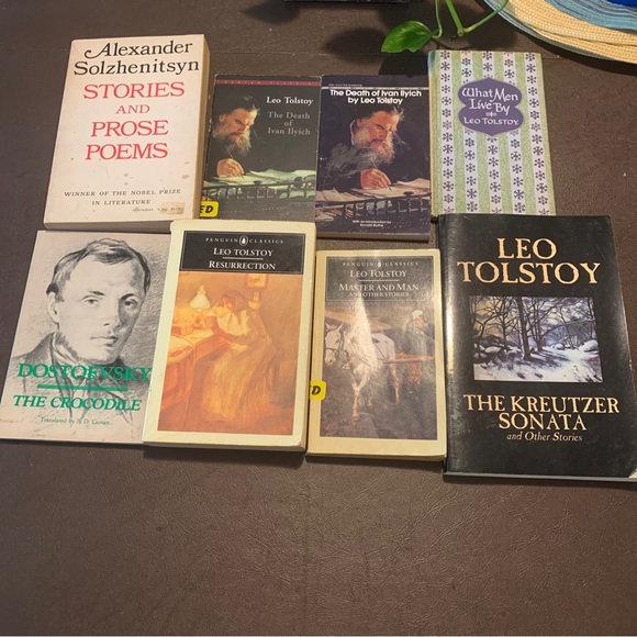 Lot of 8 RUSSIAN Literature Paperback Books DOSTOYEVSKY, TOLSTOY & Solzhenitsyn - Picture 1 of 16